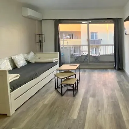 דירה Nimes : Agreable Studio + Parking נים