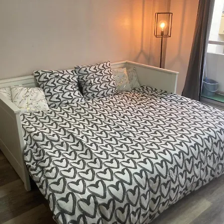 דירה Nimes : Agreable Studio + Parking נים